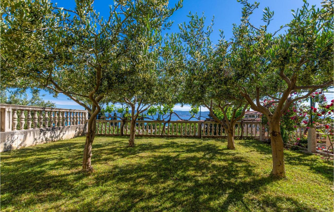 Stunning Apartment In Duce With Wifi Exteriér fotografie